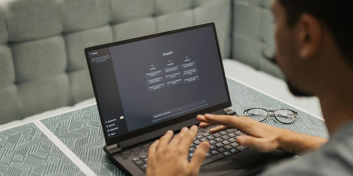 How to Choose the Best AI Chatbot for Writing in 2026